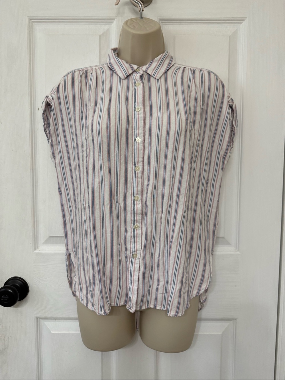LOFT Striped Button Front Cap Sleeve Collared Rayon Blouse Pink Blue S - Picture 2 of 10